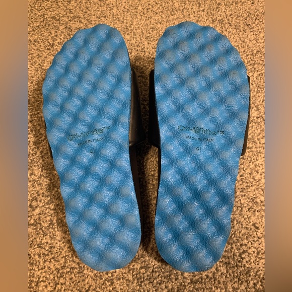 Off white slides - Picture 2 of 3